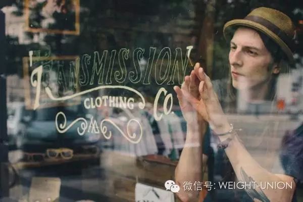 波蘭TRANSMISSION復古商店設計